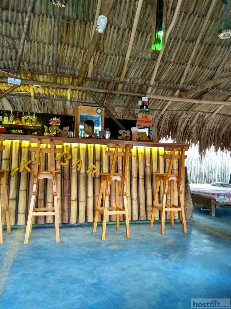 Tiki Hut Hostel, Palomino