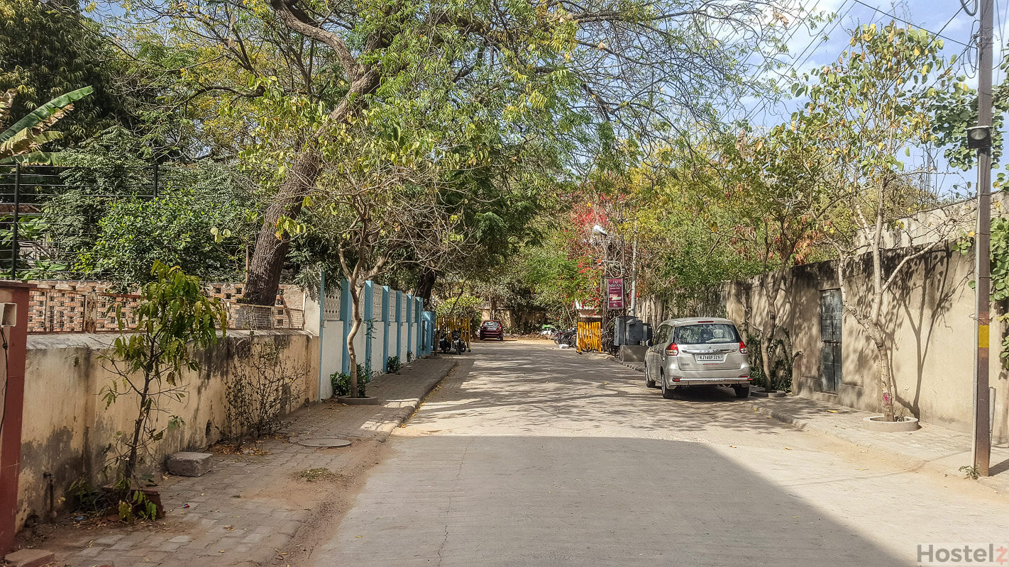 Road leading to hostel