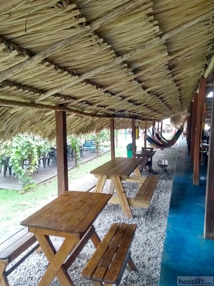 Tiki Hut Hostel, Palomino