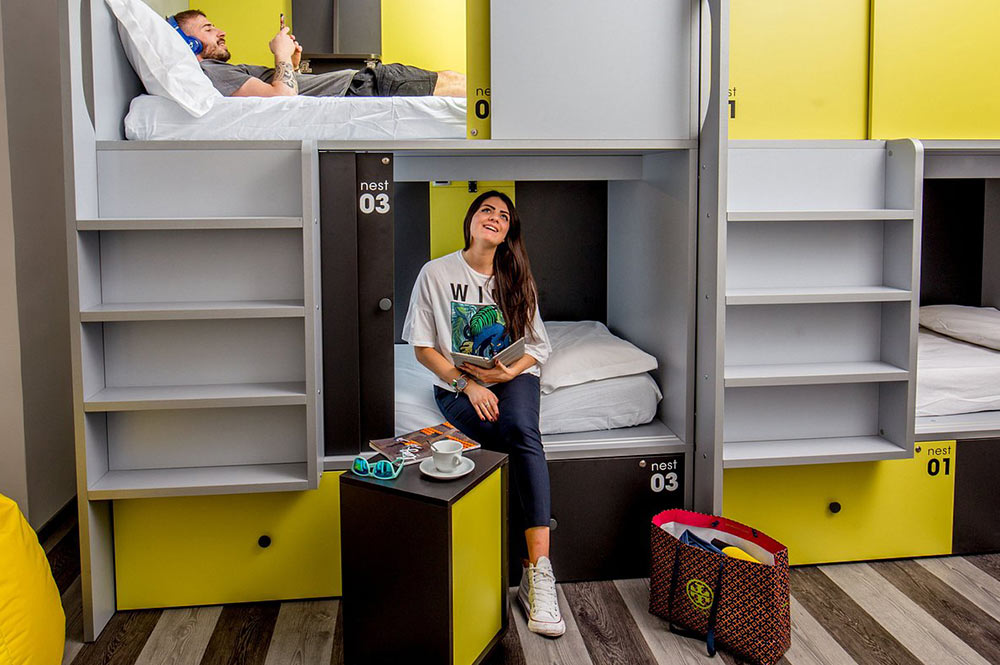 When to Book Hostels? For Spontaneous Souls & Pre-Planners