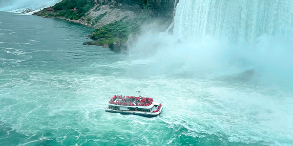 Solo Traveling Toronto? This is how you can visit Niagara Falls