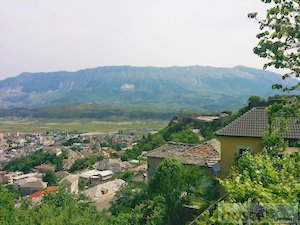  Get to know Gjirokastër (no more 