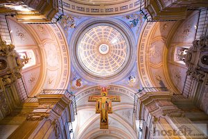  The impressive interior of Iglesia San Francisco. 