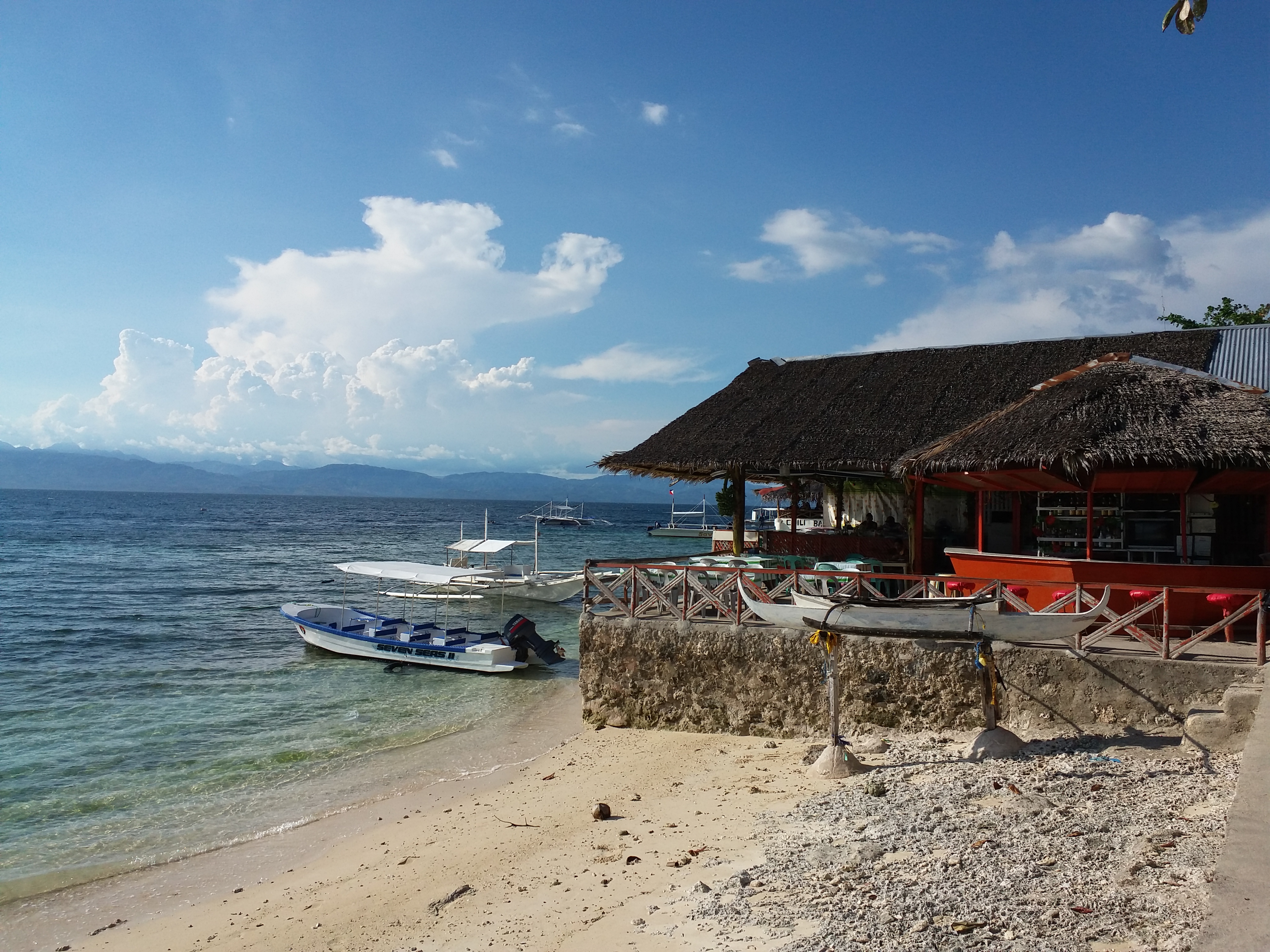 Where to stay in Moalboal on a budget