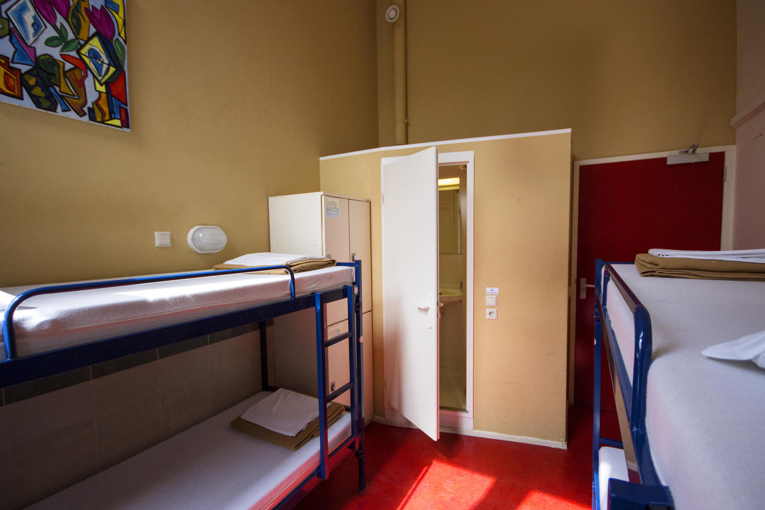 Price Comparison for Shelter City Hostel in Amsterdam (with HONEST