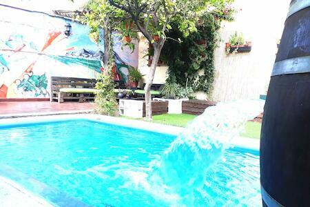 Best for Solo Traveler: Estación, Barraquero