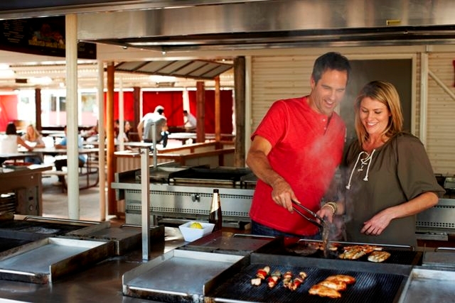 Hi Yha Ayers Rock Voyages Outback Pioneer Hotel Lodge - 