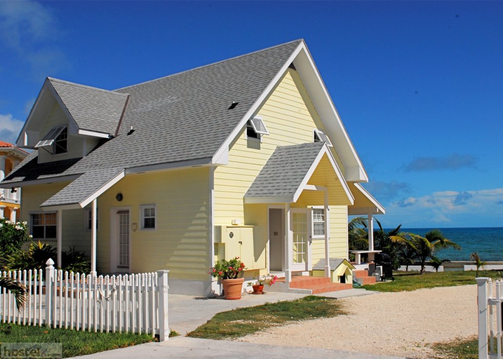 Sunrise Oceanfront Cottage, Nassau 2023 Price & Reviews Compared