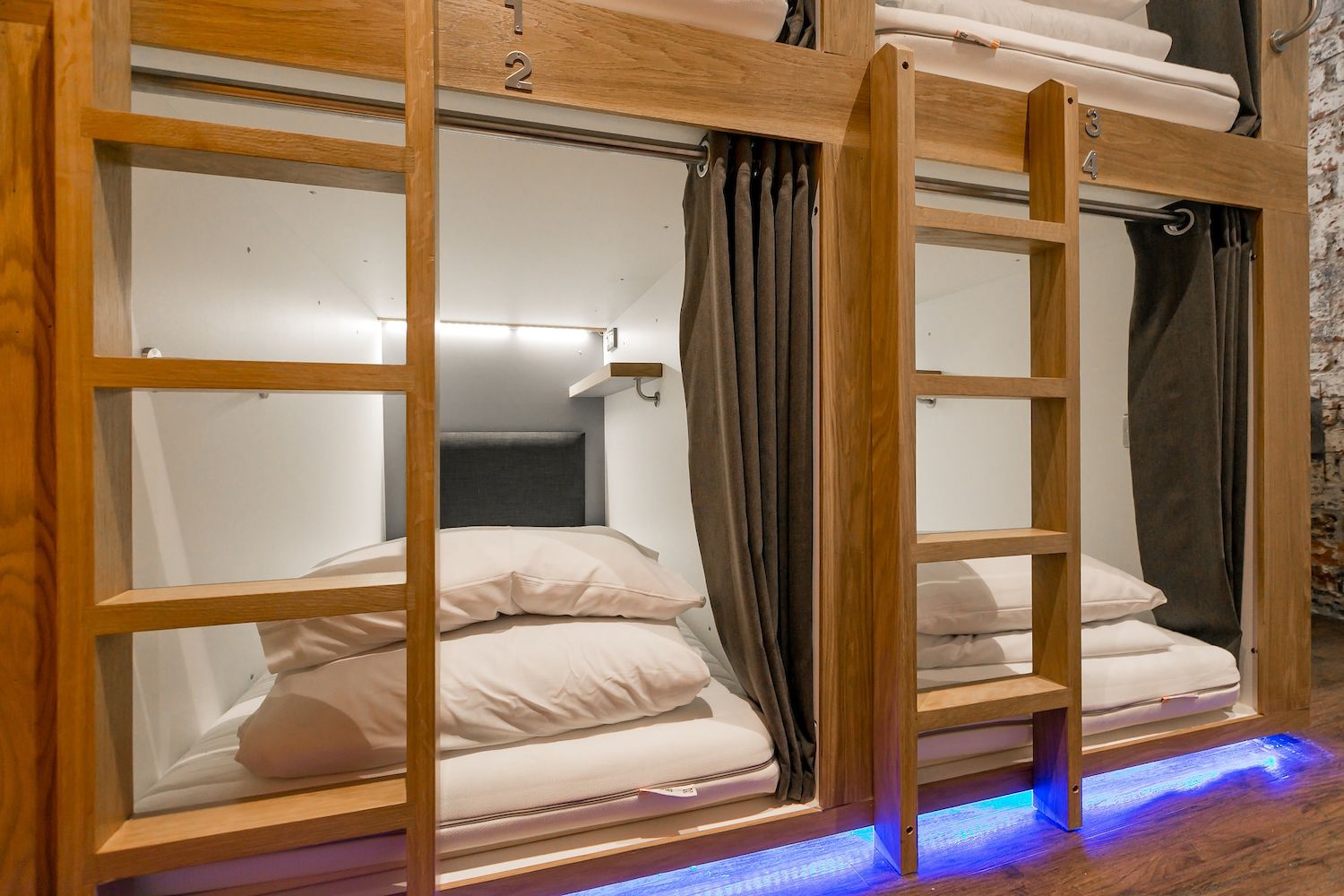 Full CoDE Pod Hostels THE LoFT Reviews in Edinburgh 2021