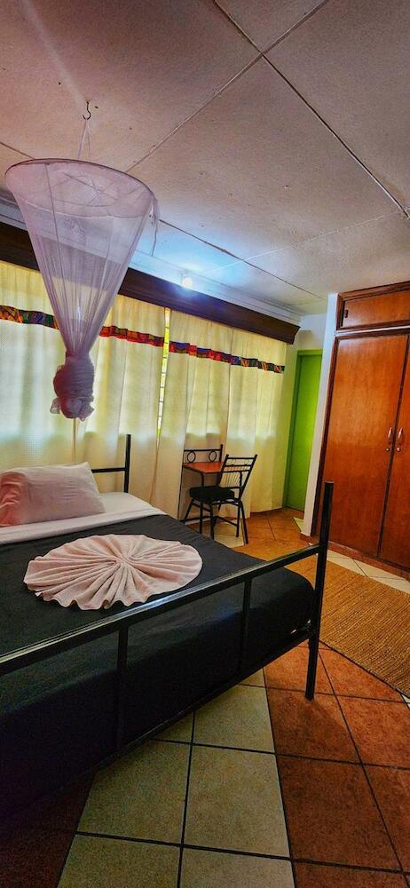 We Travel Hostel, Moshi