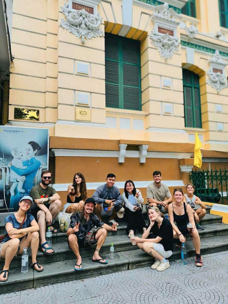 Saigon Authentic Alley Hostel - Bf, Gym, Billiard