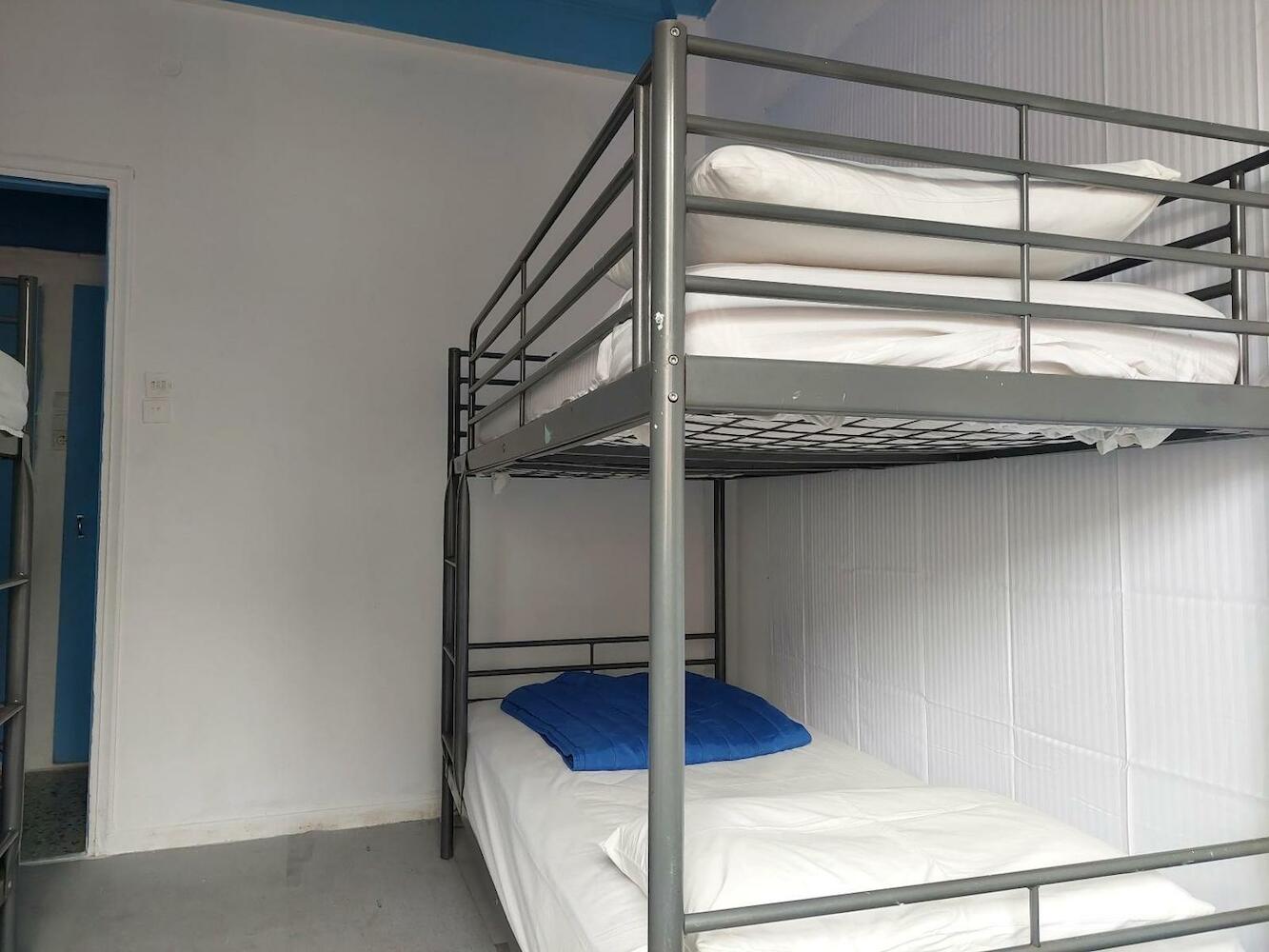 Acropolis View Mixed Dormitories 1 Minute By Thissio Metro Stop