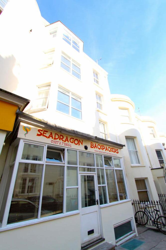 Seadragon Backpackers