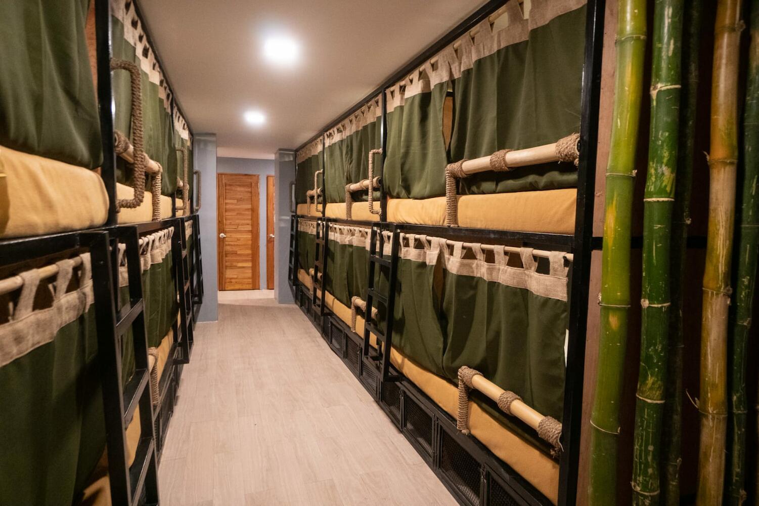 BAMBAM Hostel, Coron