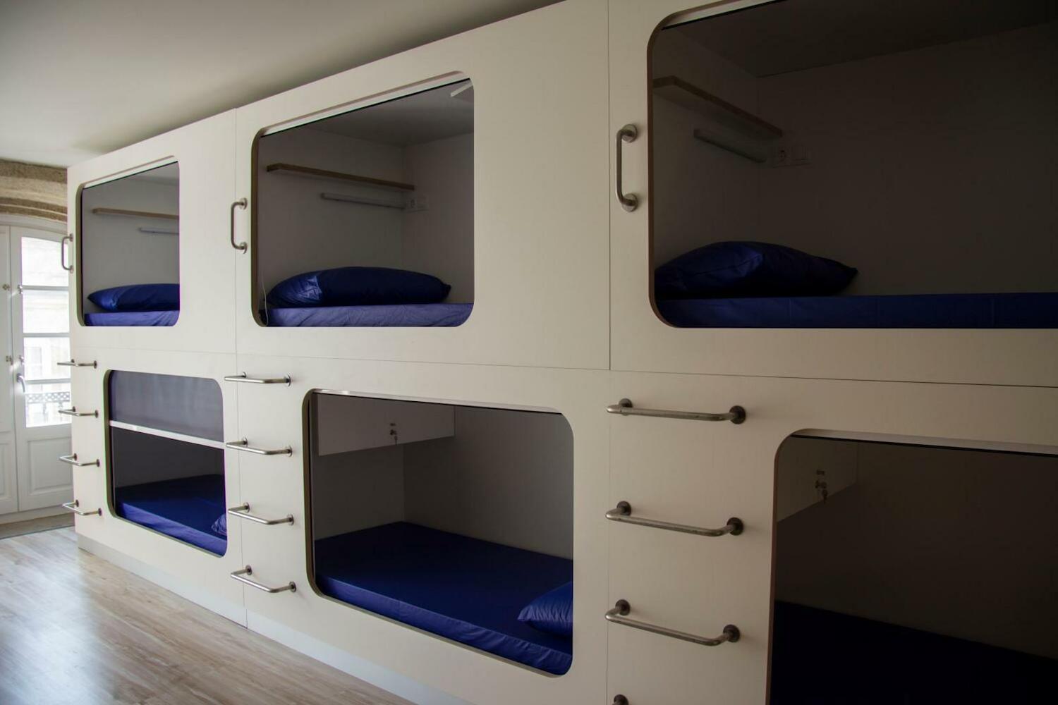 Hostel Cross, Lugo
