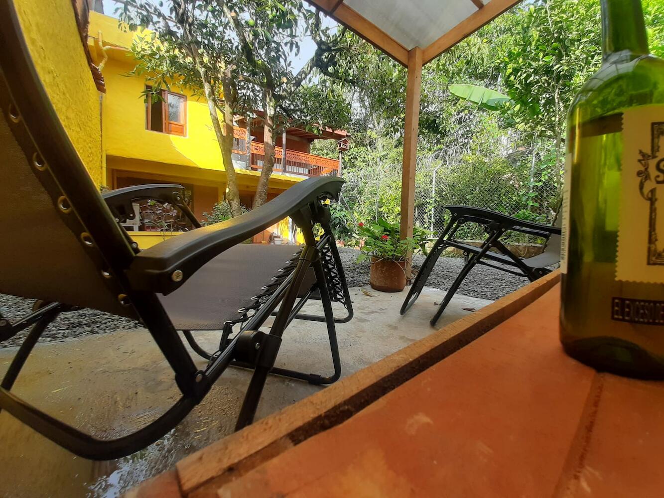 Hostal Café Racer, Jardin