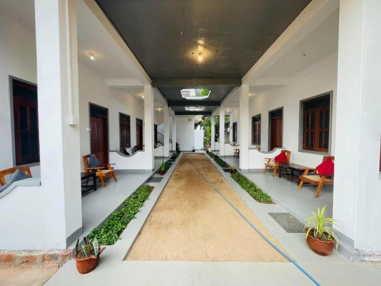 Zimbay Guest House, Arugam Bay