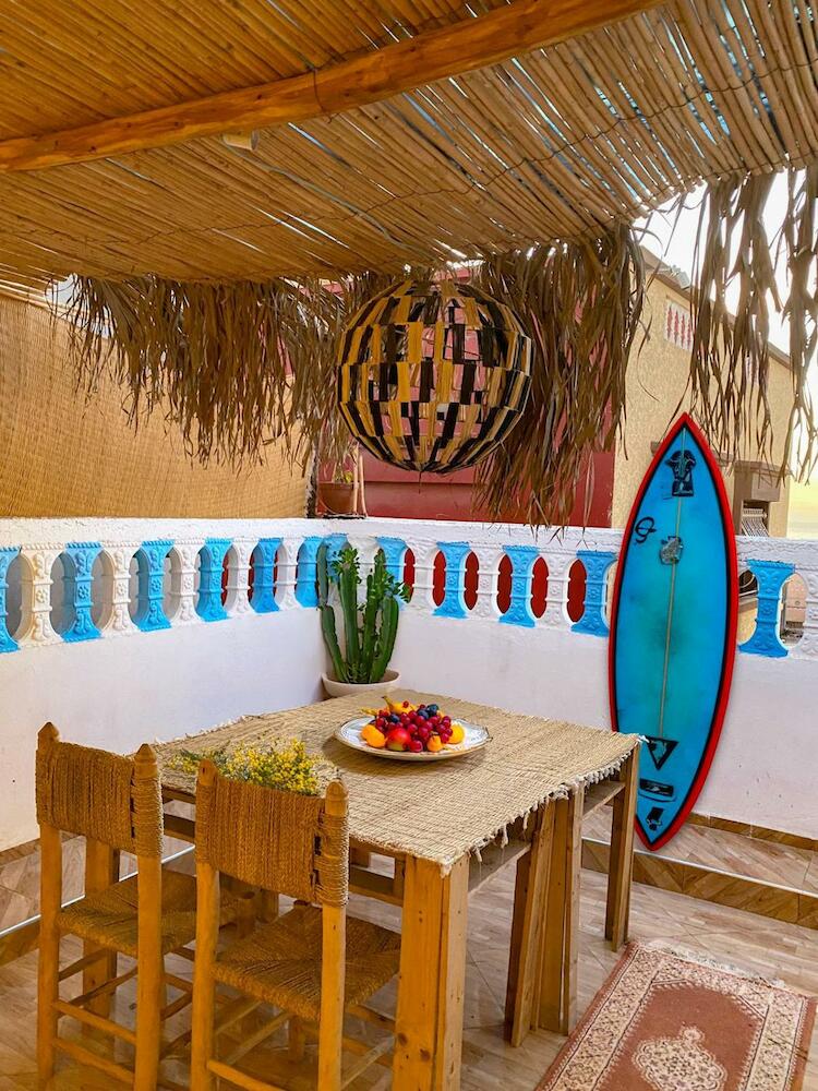 Bright Wave Surfhouse