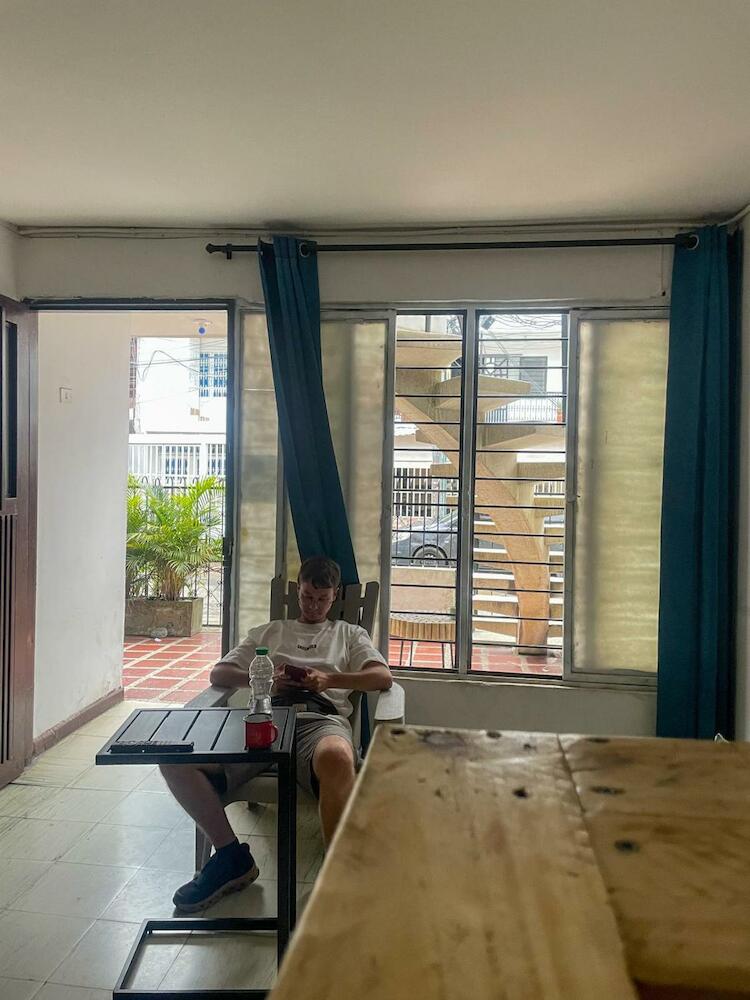 Bau 420 Hostal, Cali