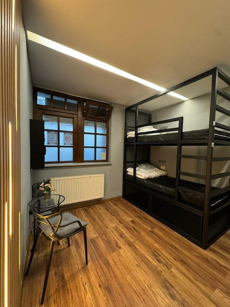 Greg & Tom Party Hostel, Krakow