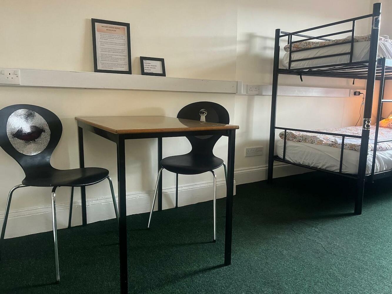 Botanic Avenue Hostel Less Than A Mile From The City Centre, Belfast