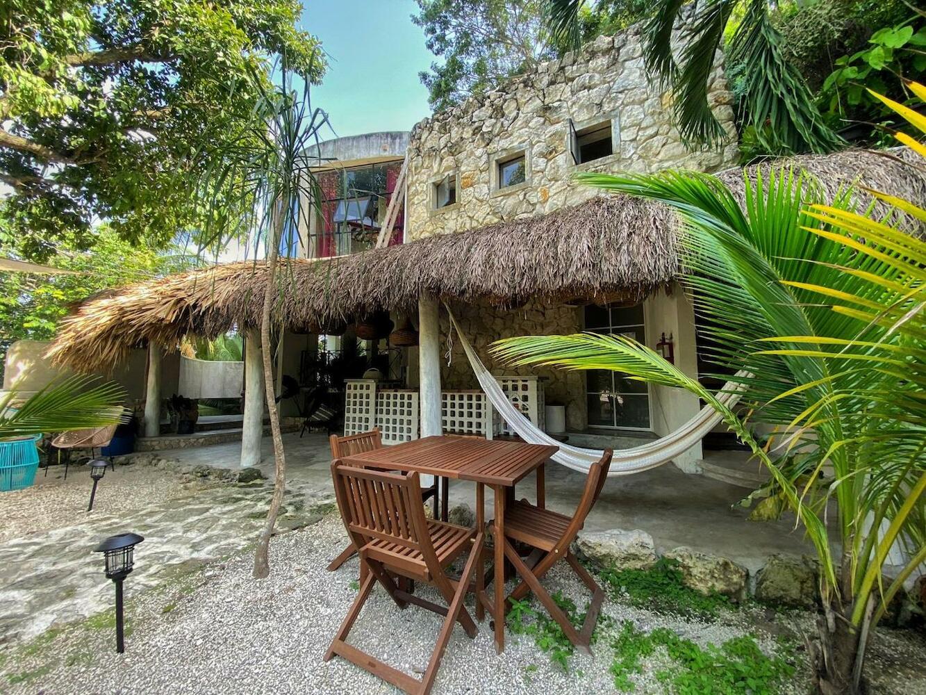 Elmar Hostal, Bacalar