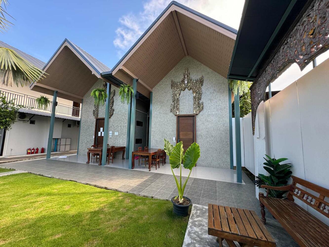 Atlas Central, Pai