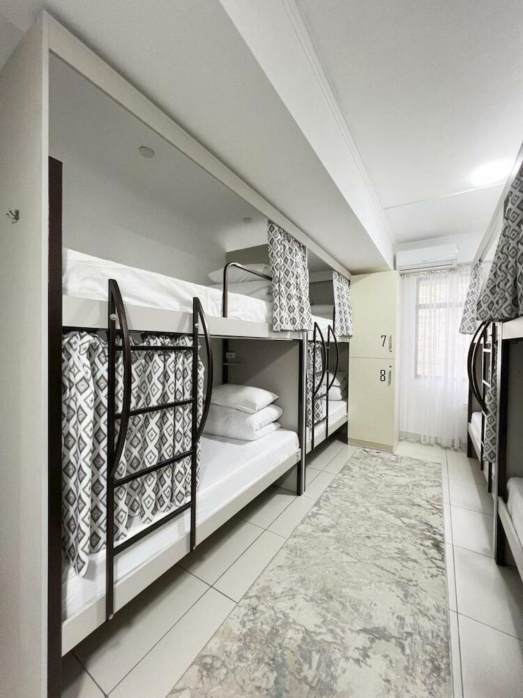 Compass Hostel Sydykova