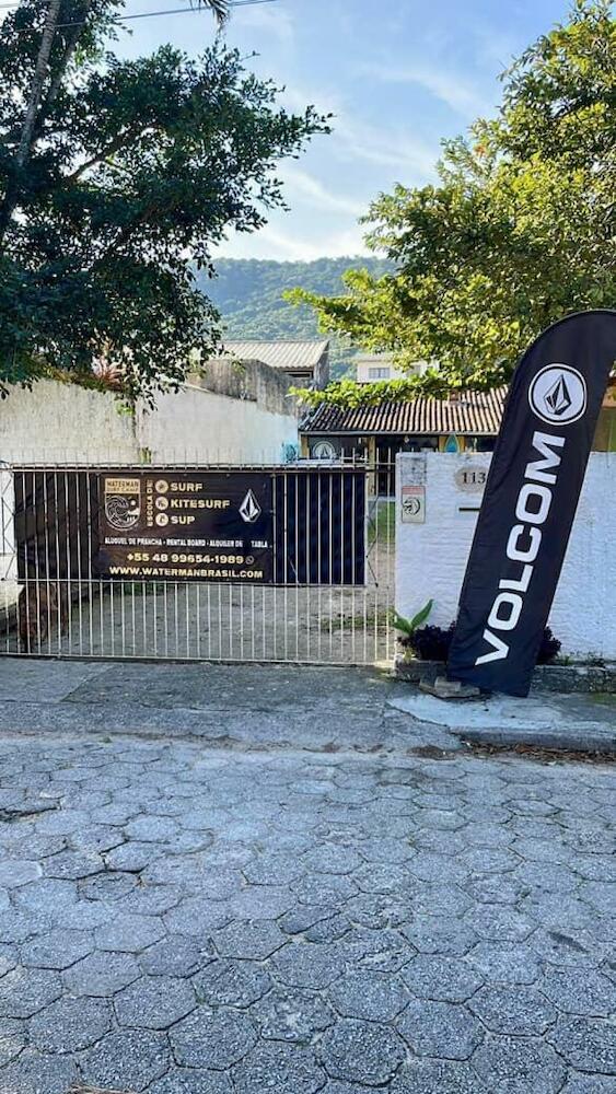 Waterman Surf Camp Hospedagem E Escola De Surf, Kitesurf, Sup Em, Florianópolis