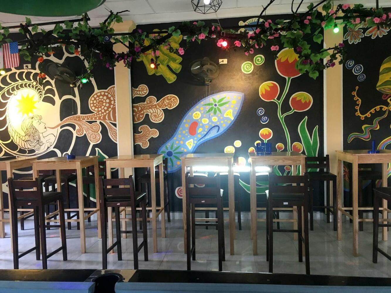 Hoa Luan Restaurant Hostel