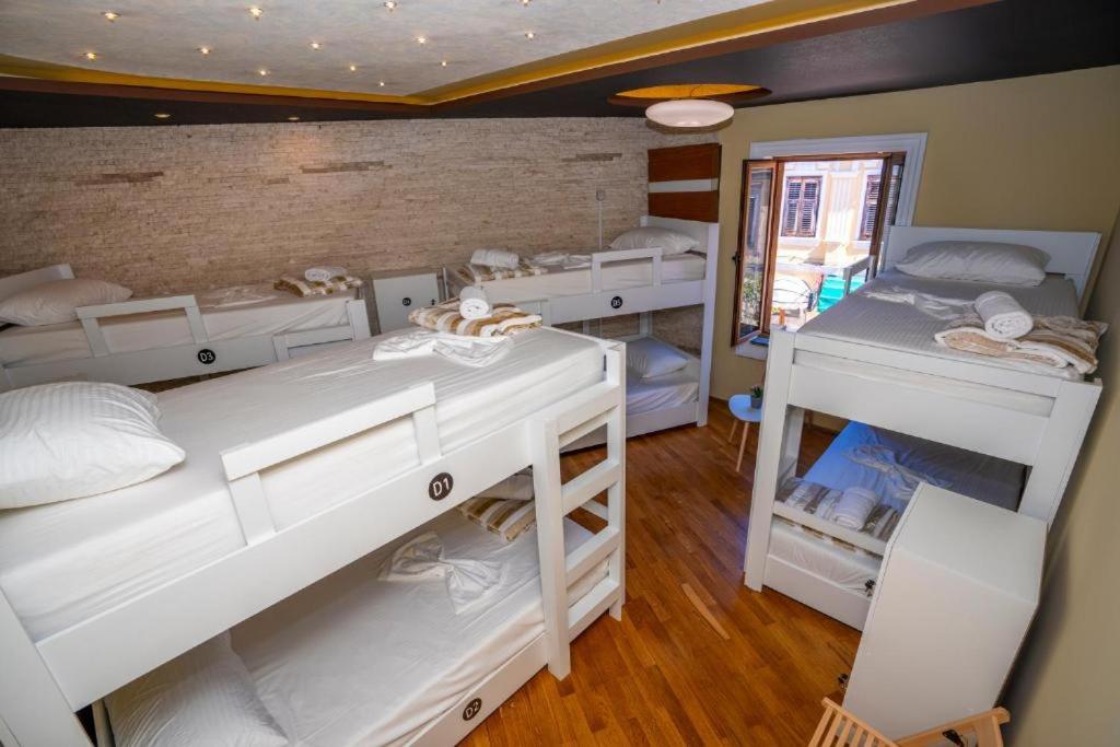 Terrace Hostel & Lounge Bar, Shkoder