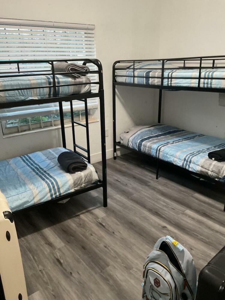 Miami Coliving Shared House For Professionals, Miami Beach