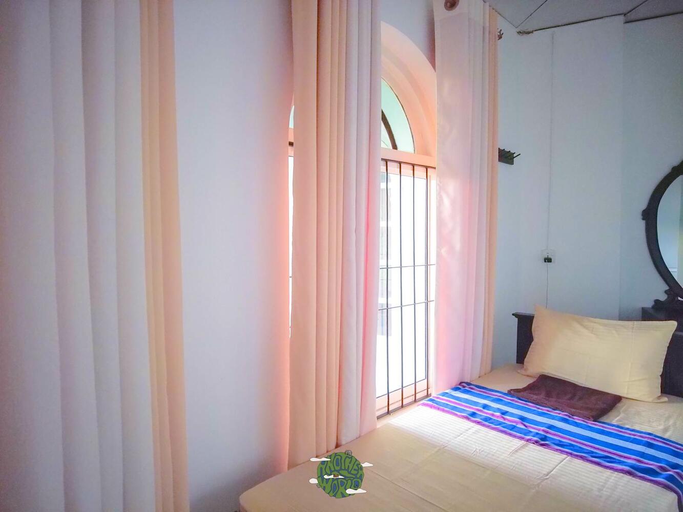 Another World, Kandy