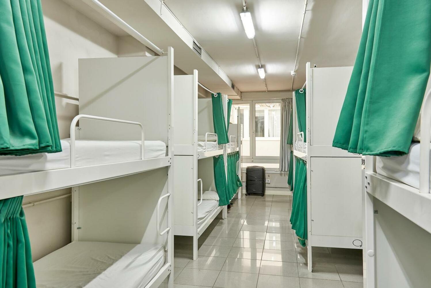 Hola Hostel Eixample