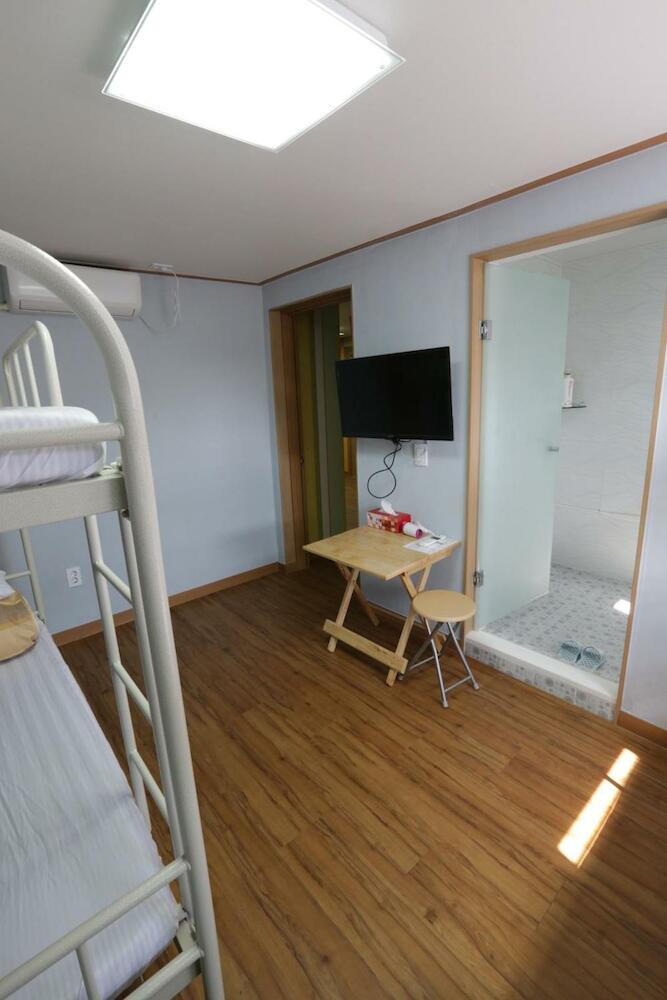 Able Guesthouse Hongdae, Seoul