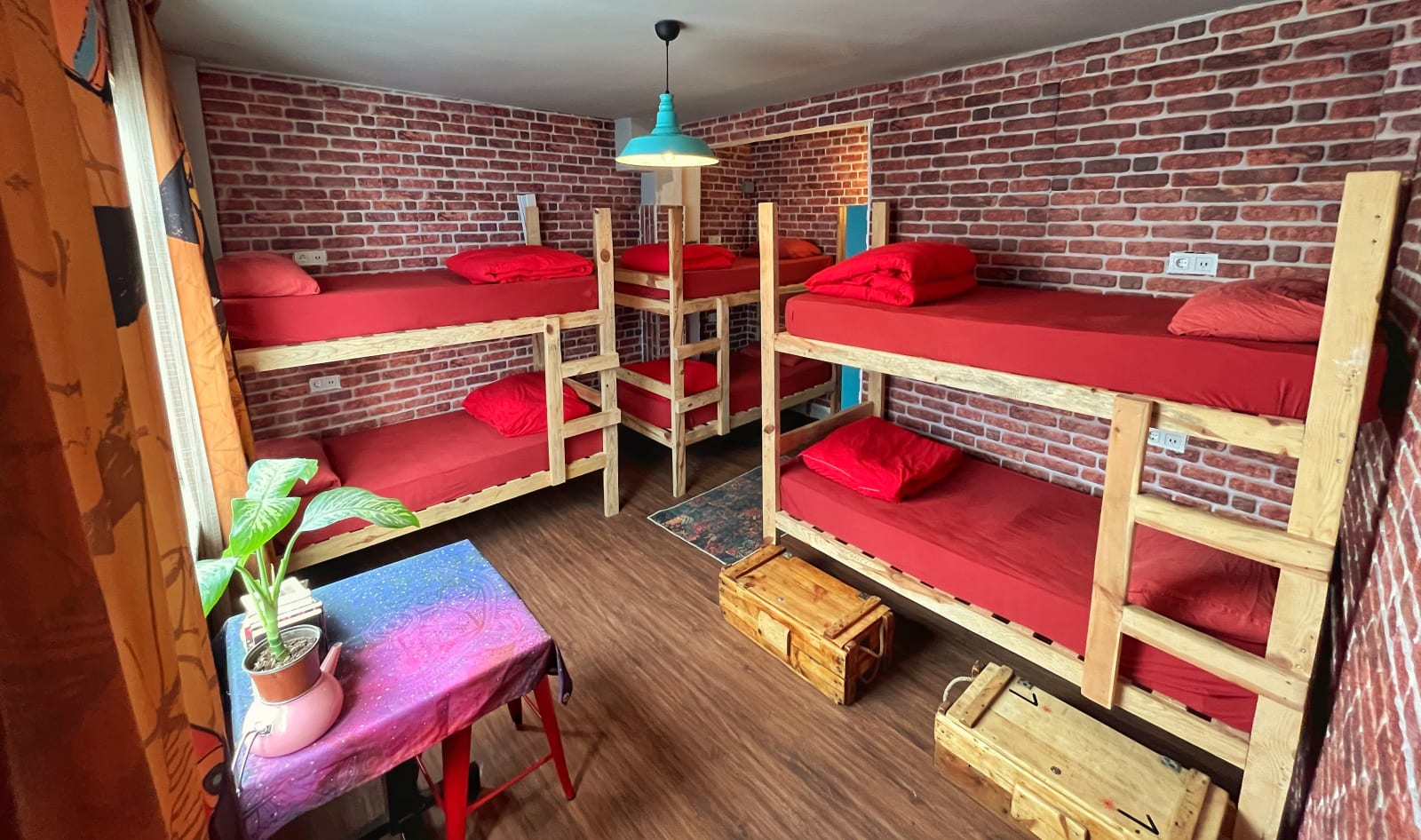 Lola backpacker's Hostel