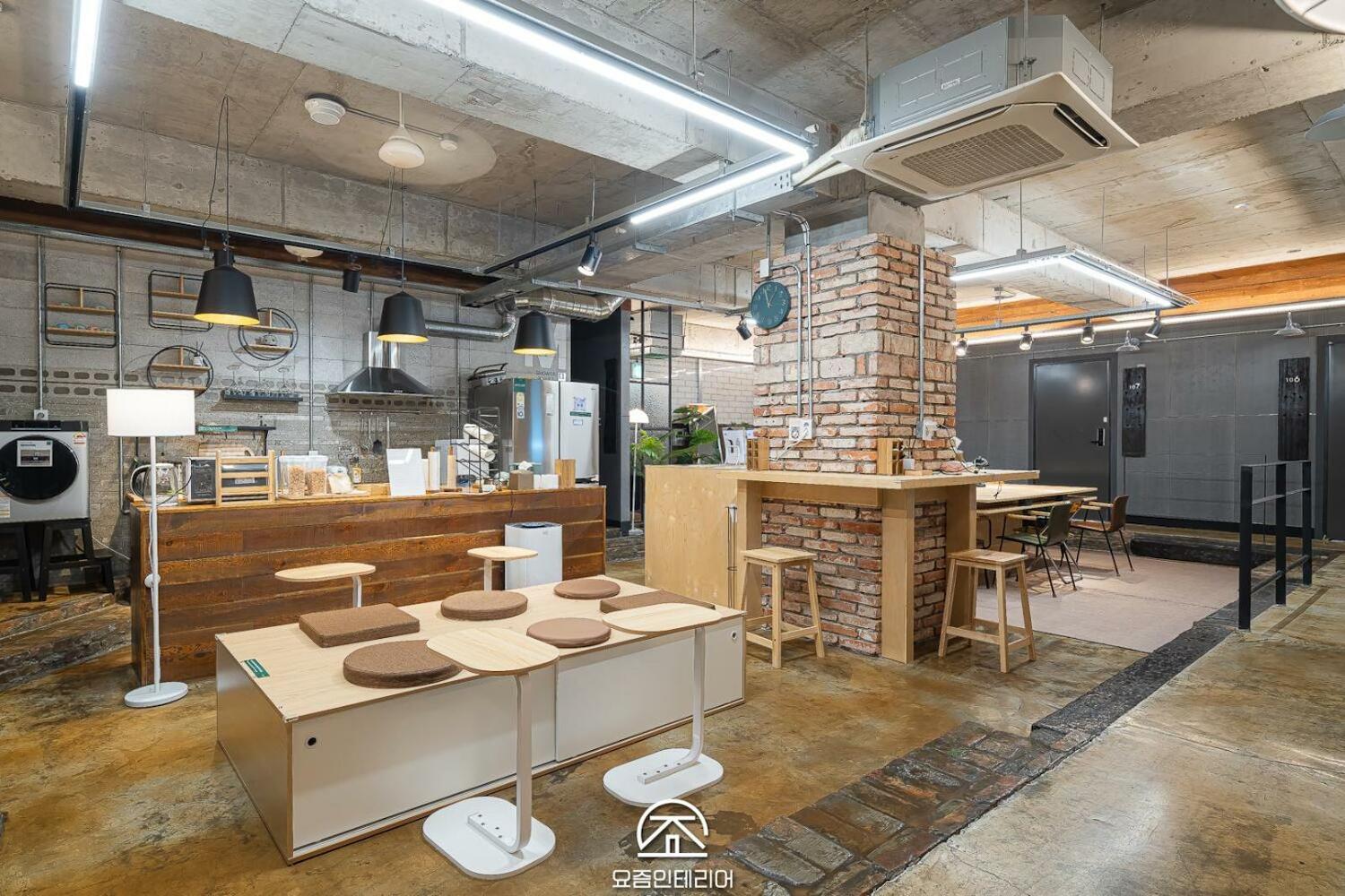 Travel Light Capsule Hostel