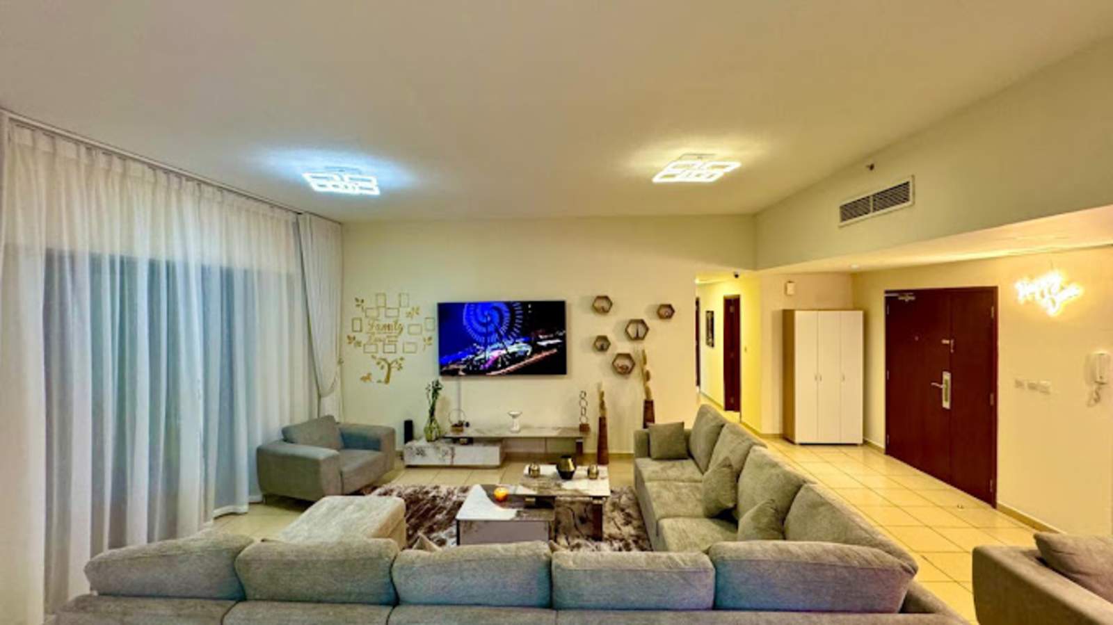 Happy Dom Hostel - Jbr - Dubai, Dubai