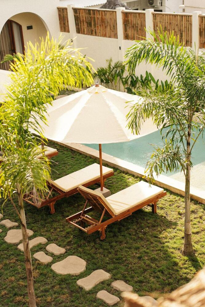 Twinfin Surf House, Kuta Lombok