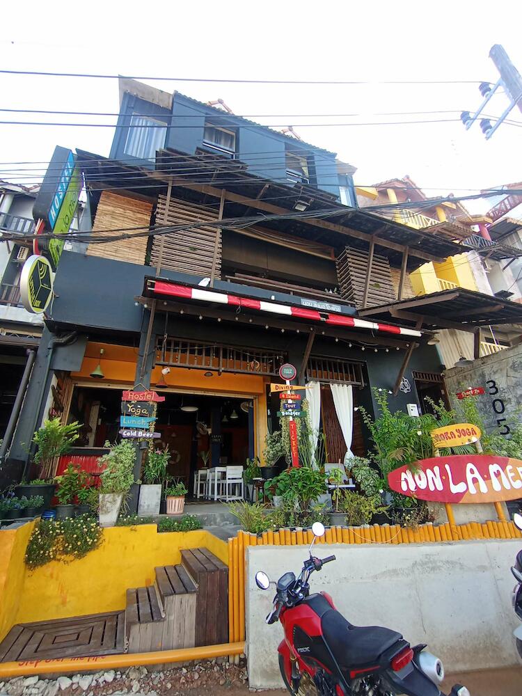 Non La Mer Hostel