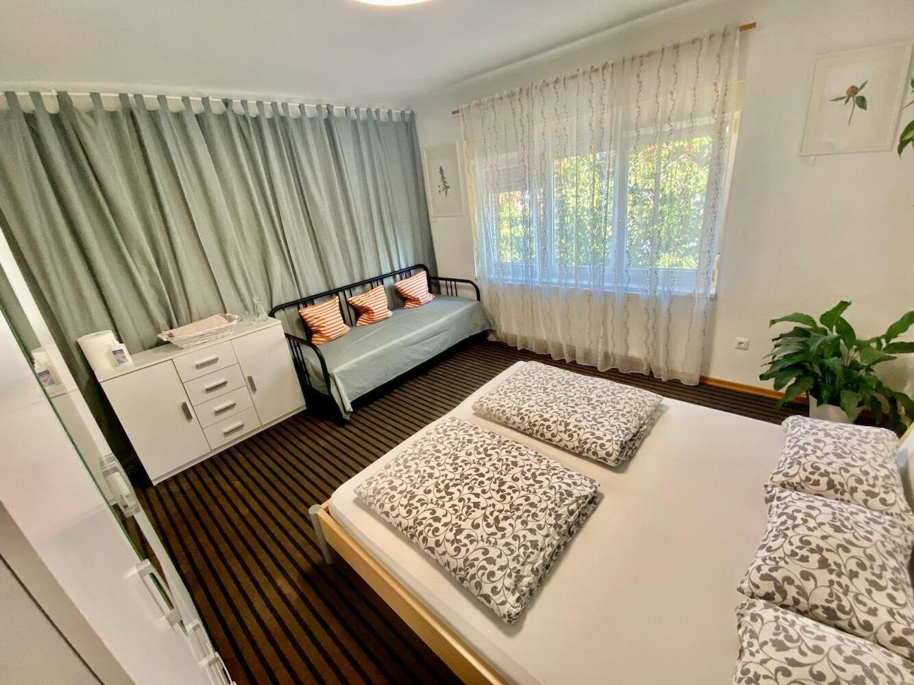 Family Guesthouse GreenSLO