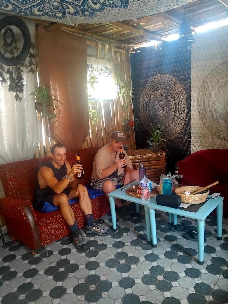 Mystic Vibes Fitness Commune, Katmandú