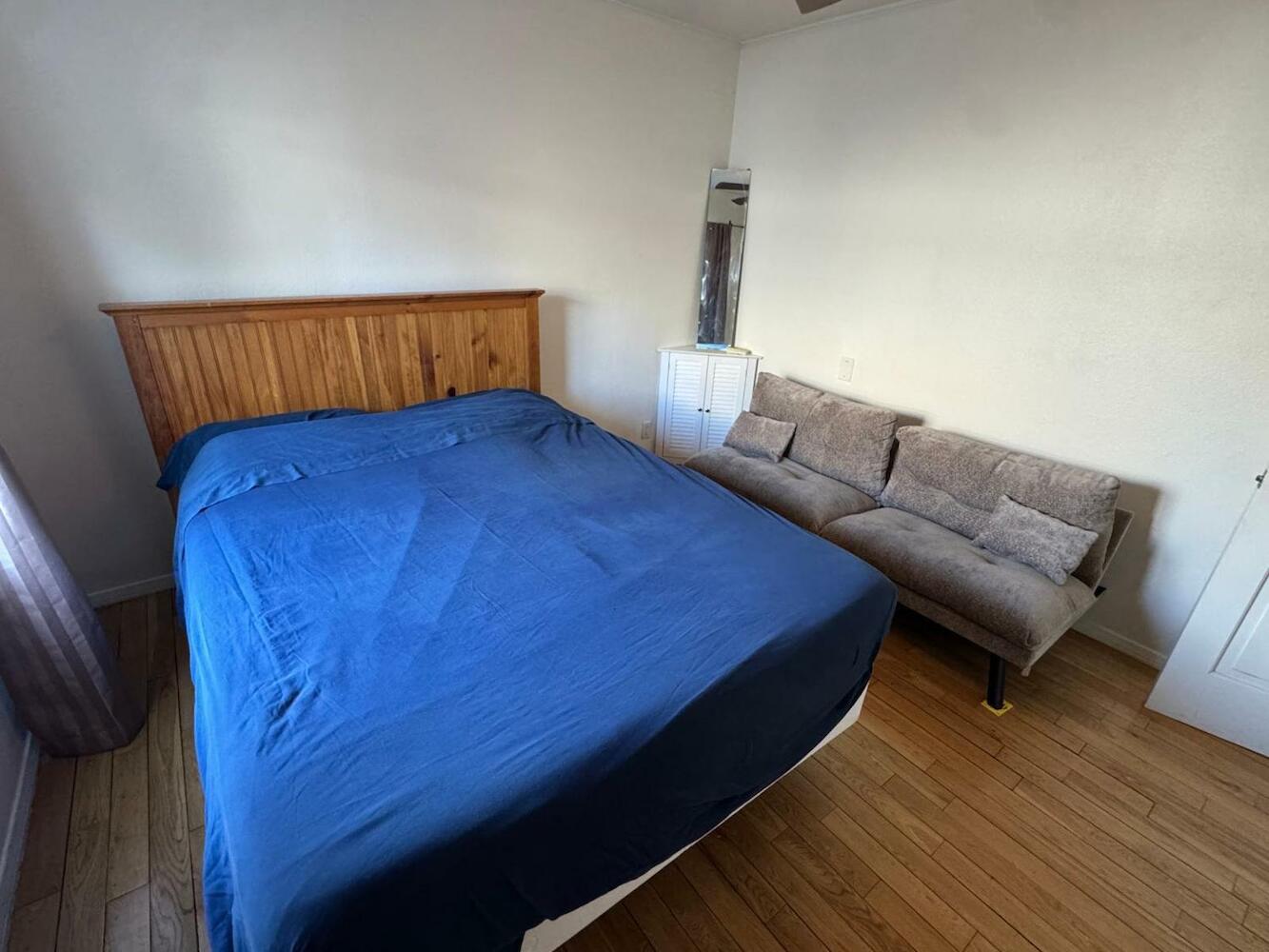 The Ardmore Home Share, Los Angeles