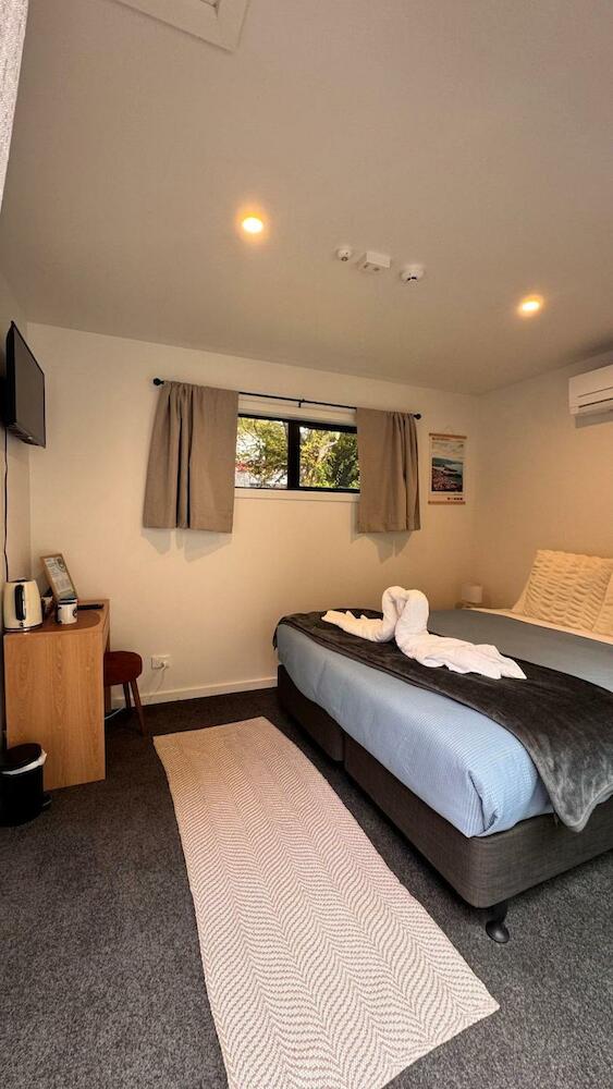The Flaming Kiwi Backpackers, Queenstown