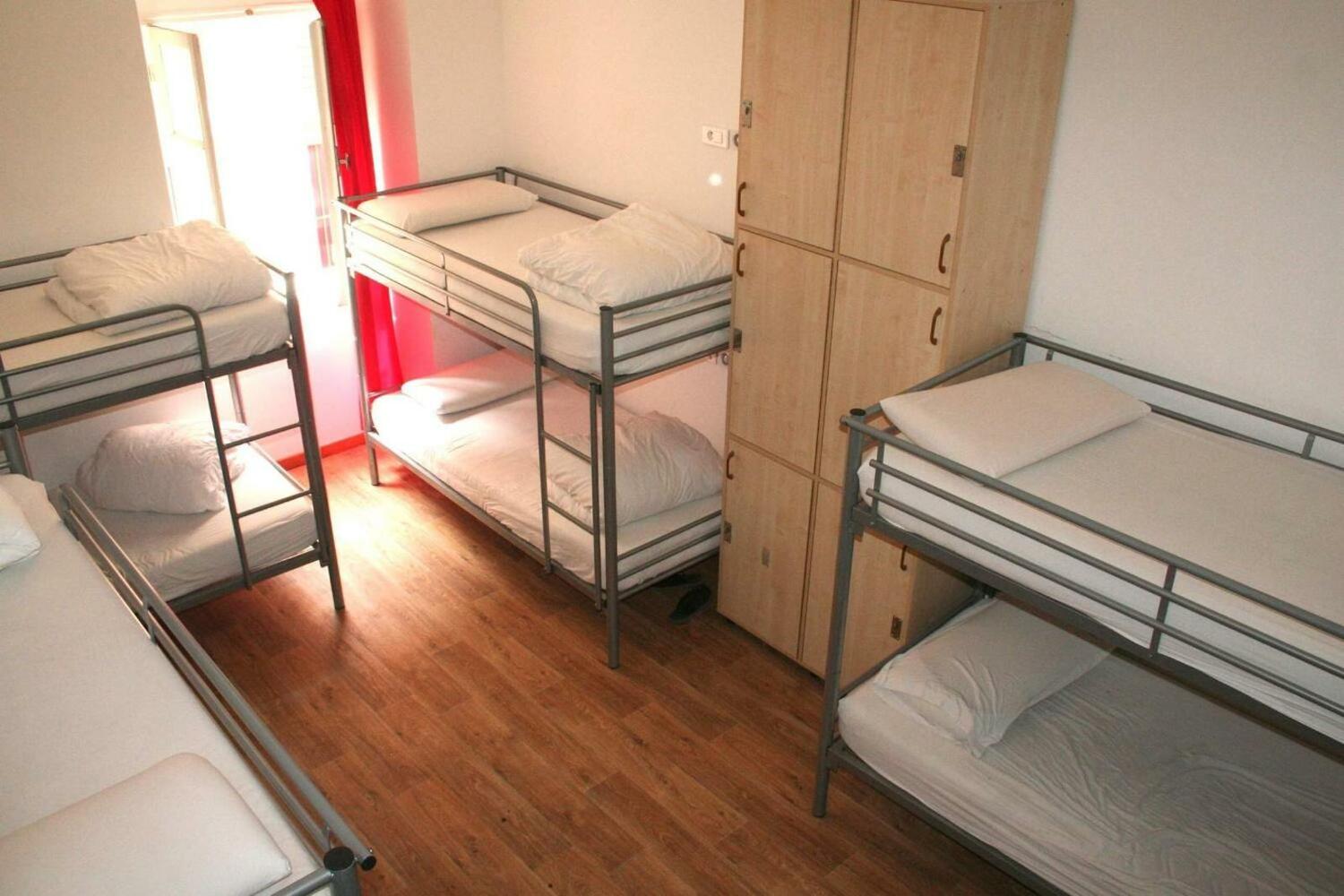 Villa Saint Exupery Beach Hostel, Nice