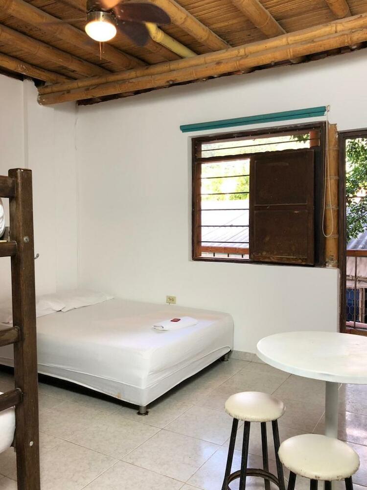 La Tortuga Hostel, Taganga