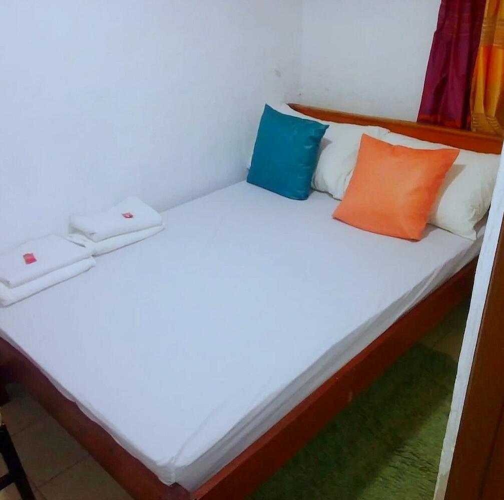 Zuri Backpackers