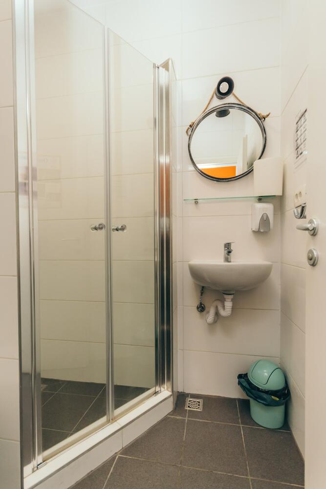 Booze & Snooze Social Hostel, Split