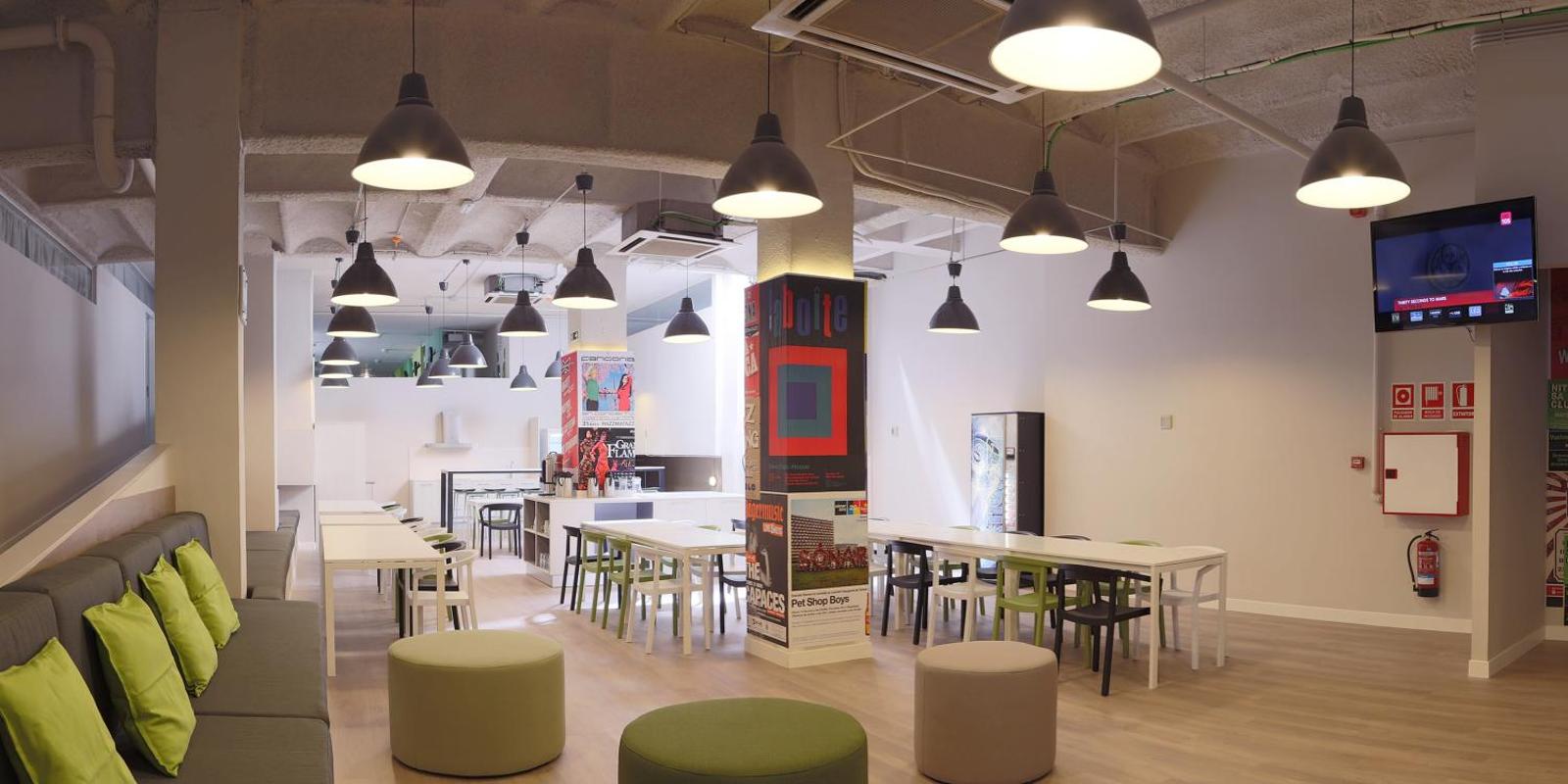Hola Hostel Eixample