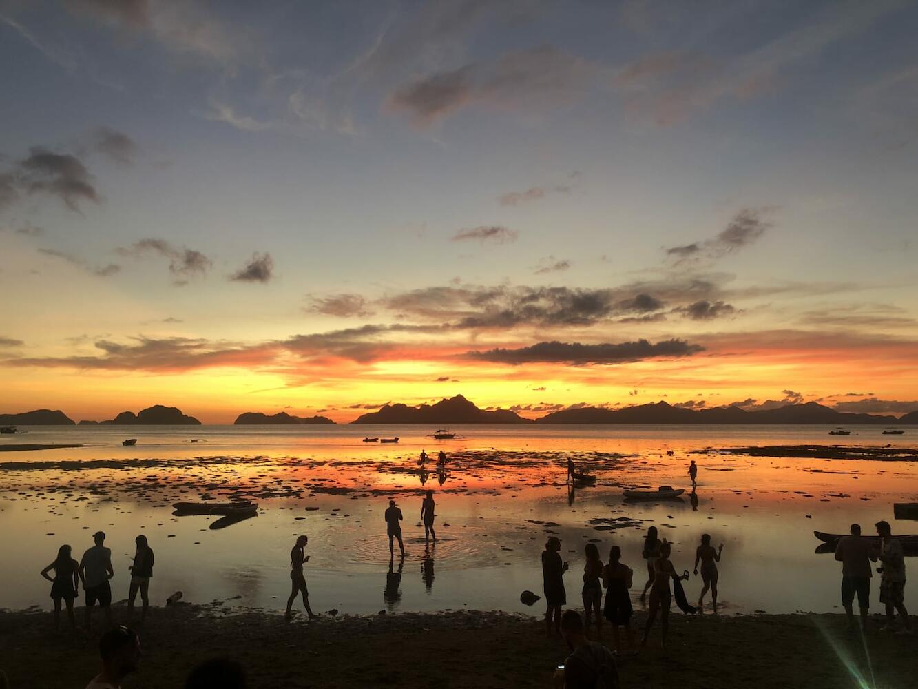 Outpost Beach Hostel, El Nido